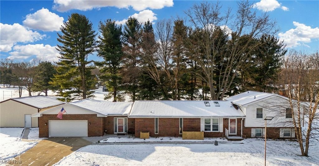 Photo of 570 E Turkeyfoot Lake Road, Akron, OH 44319 (MLS # 5182591)