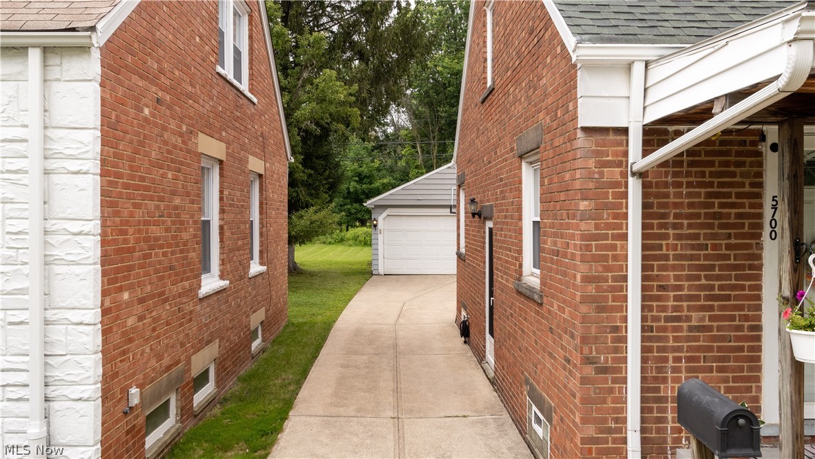Crawford Realty Cos Maple Heights - Residential