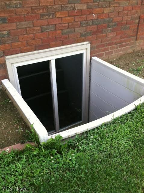 Pt Topowingo Gardens Sub - Residential