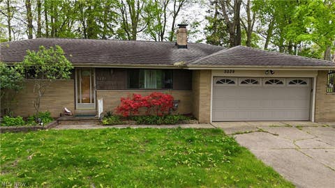 Homes For Sale - 5229 Evergreen Drive<br/> North Olmsted, OH 44070