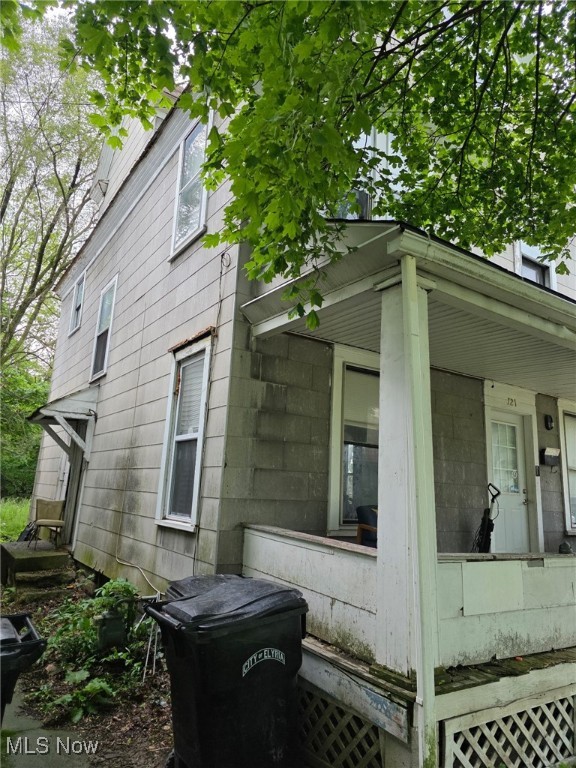 121 Parkview Court, Elyria, Ohio image 3