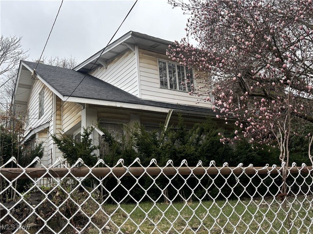 Photo of 1413 Smithfield Street, East Liverpool, OH 43920 (MLS # 5179864)