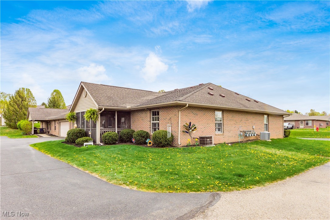 102 Foster Drive, Thornville, Ohio image 3