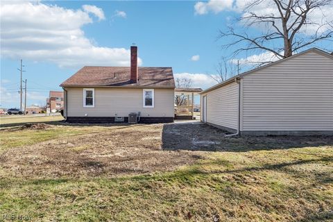 Tiny photo for 62 Jacobs Road, Hubbard, OH 44425 (MLS # 5190639)