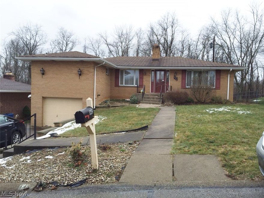 GREAT LOCATION IN CENTER OF WINTERSVILLE...SUNKEN LIVING ROOM, LARGE EAT-IN KITCHEN  WITH DINING AREA, LAUNDRY ROOM OFF OF KITCHEN, LARGE MASTER BATH OFF OF MASTER BEDROOM, SLIDING DOORS OFF OF DINING AREA TO COVERED PORCH. CALL OFFICE TO VIEW.