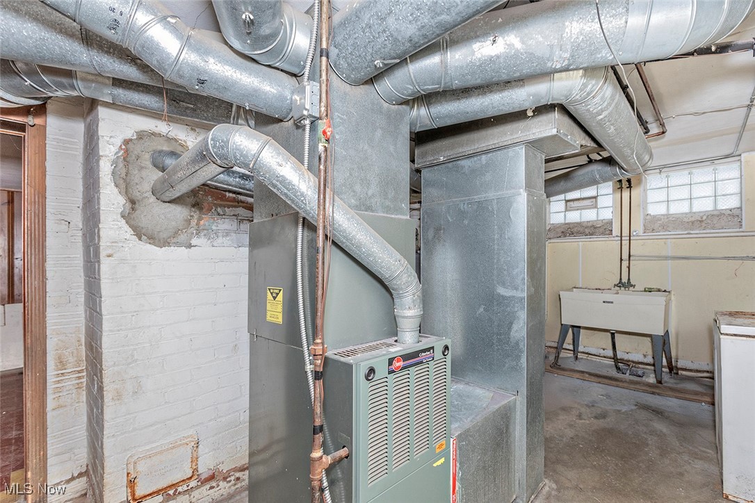 Cleveland Heights, Ohio 44118, United States, 3 Bedrooms Bedrooms, ,2 BathroomsBathrooms,Residential,Active,246190