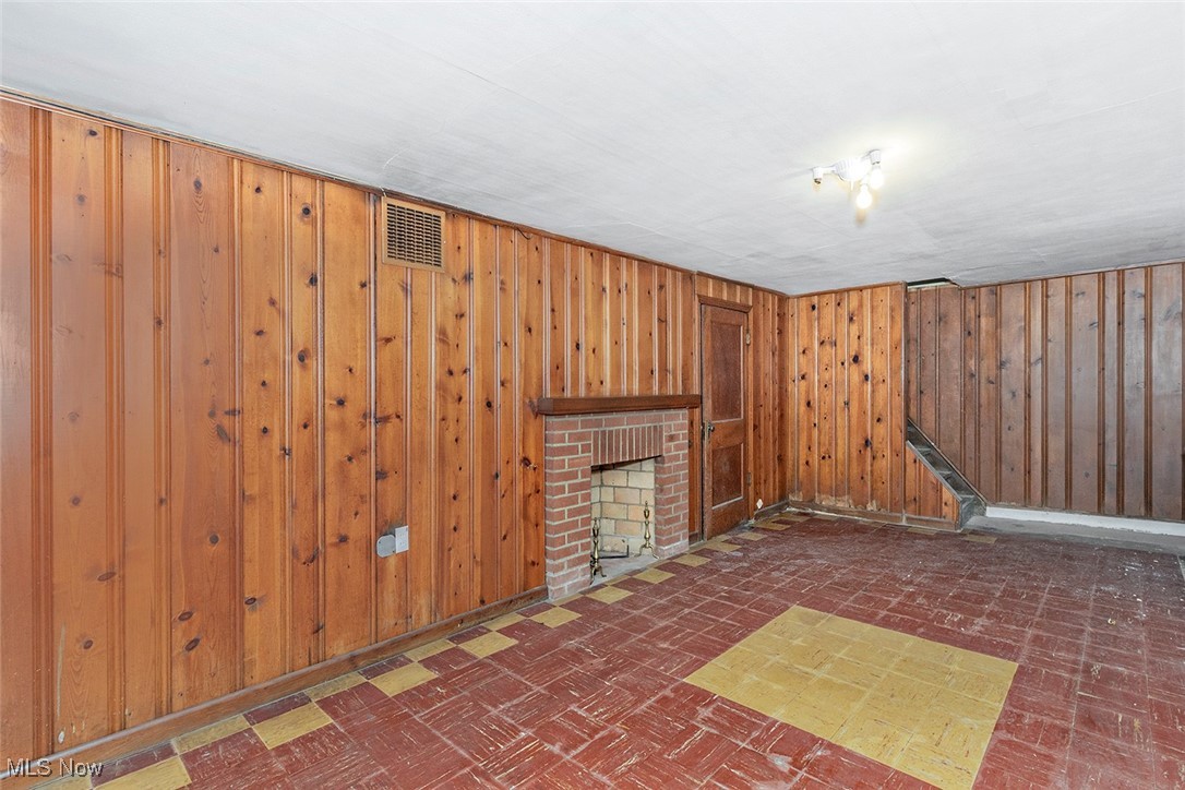 Cleveland Heights, Ohio 44118, United States, 3 Bedrooms Bedrooms, ,2 BathroomsBathrooms,Residential,Active,246190