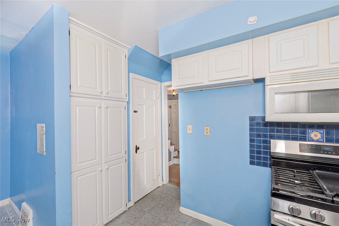 Cleveland Heights, Ohio 44118, United States, 3 Bedrooms Bedrooms, ,2 BathroomsBathrooms,Residential,Active,246190