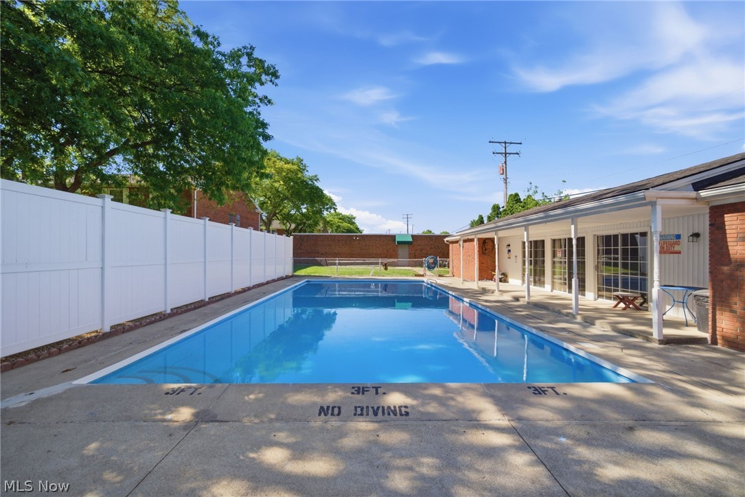 Heritage Circle Condo - Residential