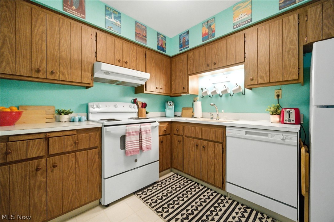 Heritage Circle Condo - Residential