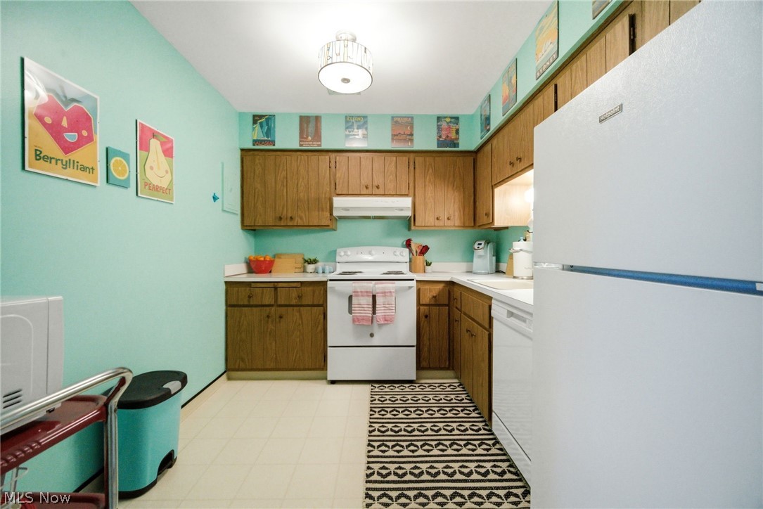 Heritage Circle Condo - Residential