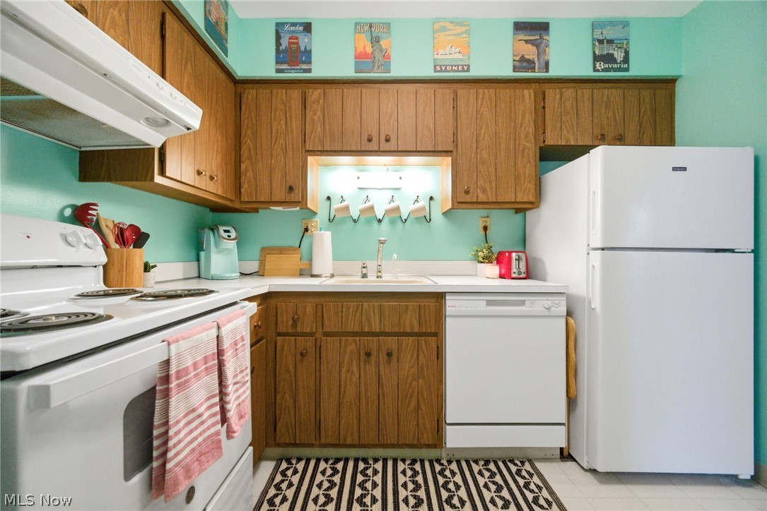 Heritage Circle Condo - Residential