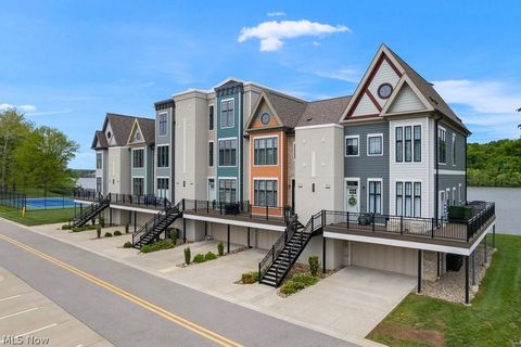 Townhouse For Sale - 502 Harbor Drive<br/> Wood County, Williamstown, WV 26187