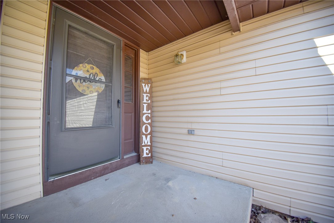 602 Topaz Lane, Brunswick, Ohio image 3