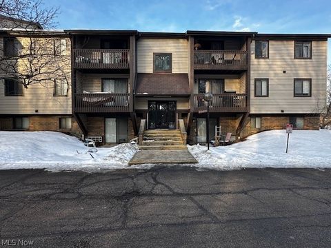 Condo For Sale - 27401 Westown Boulevard #1503<br/> Westlake, OH 44145