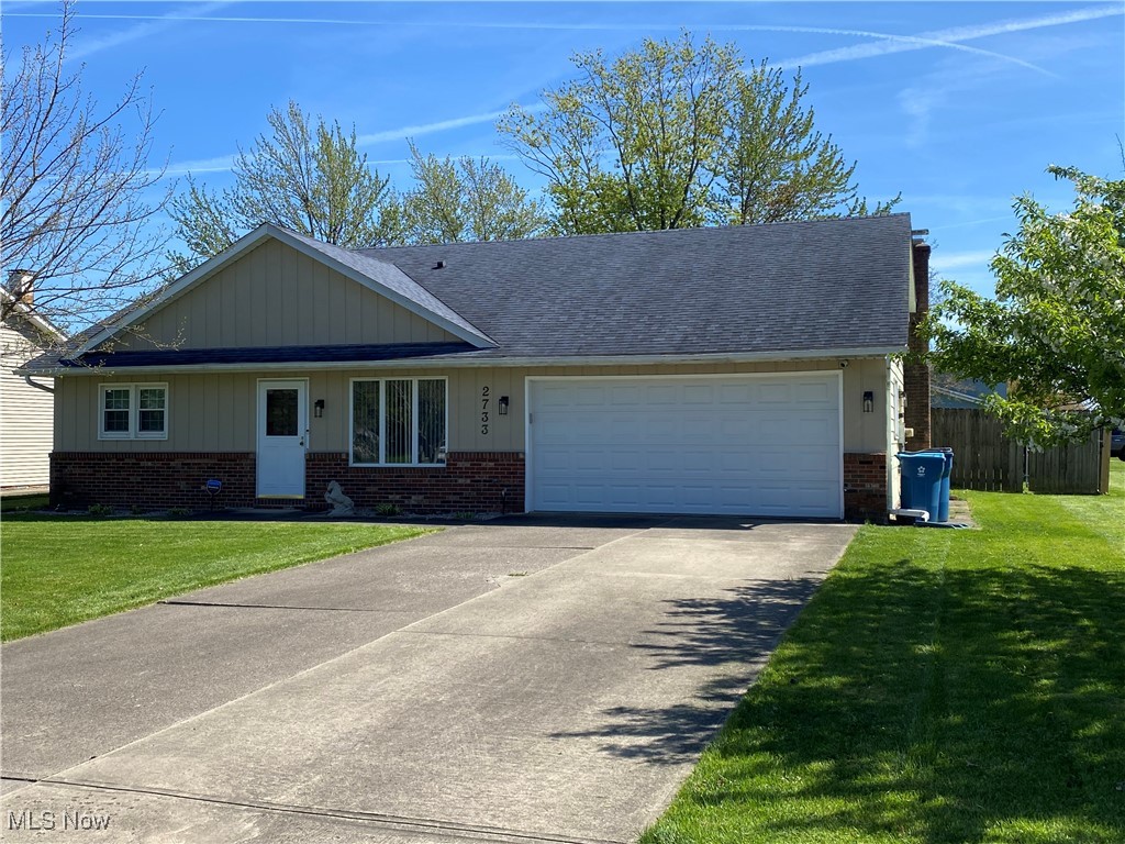 2733 W 37th Street, Lorain, Ohio image 2