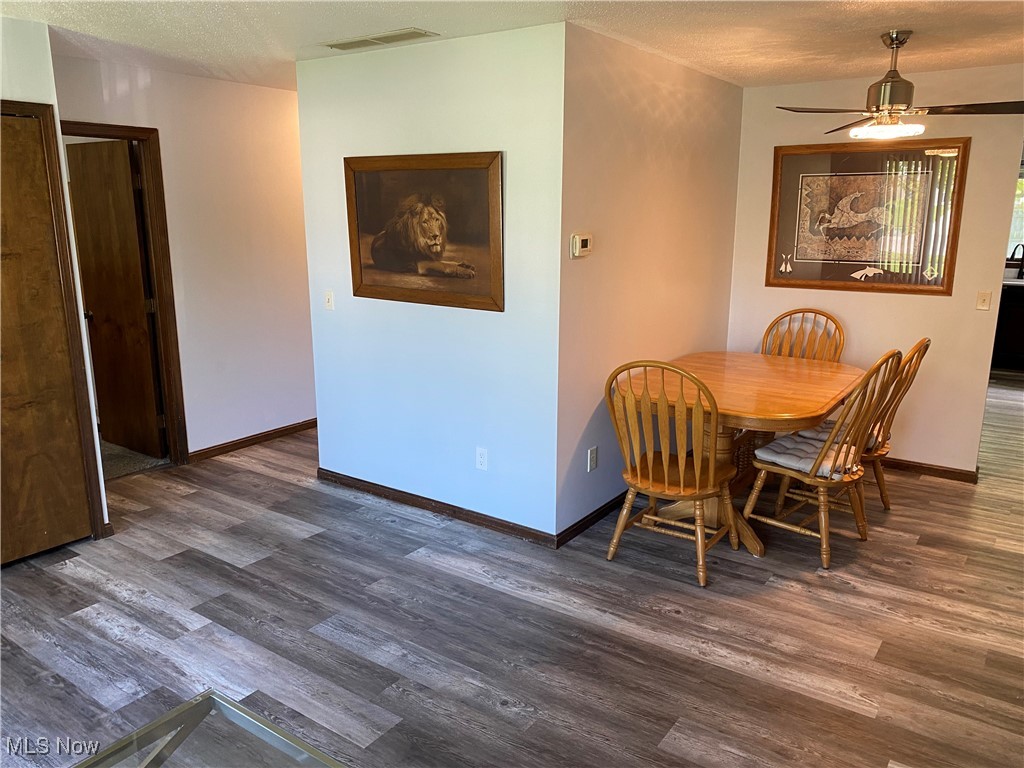 2733 W 37th Street, Lorain, Ohio image 4