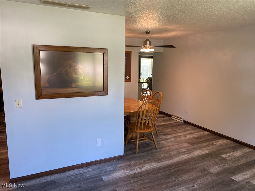 2733 W 37th Street, Lorain, Ohio image 3
