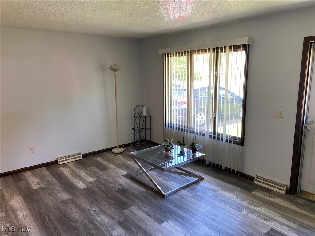 2733 W 37th Street, Lorain, Ohio image 6