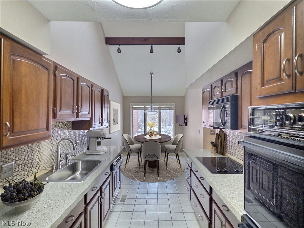 Fairmount Court Condo - Residential