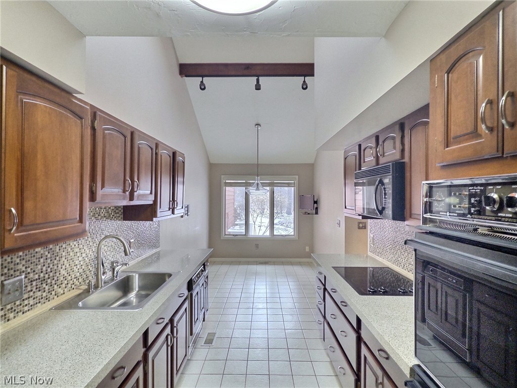 Fairmount Court Condo - Residential