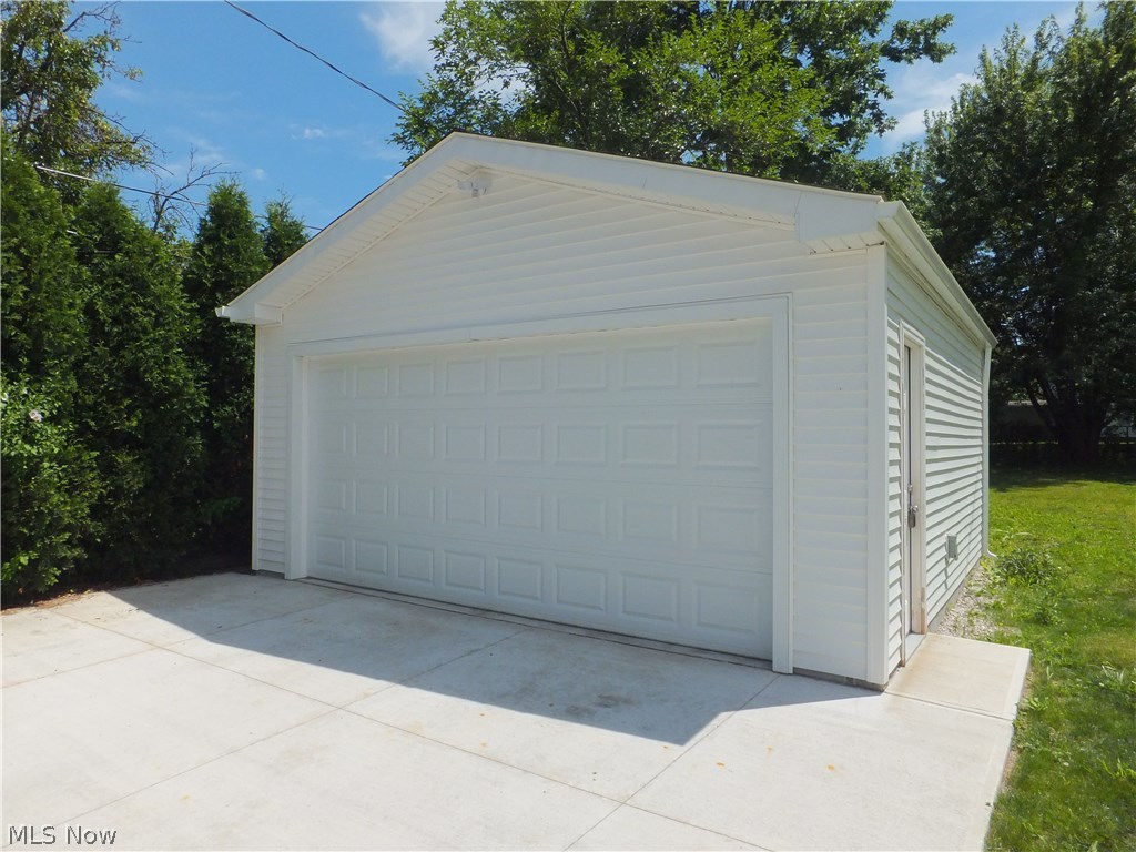 Economy R/E Bldg Cos Crestview - Residential