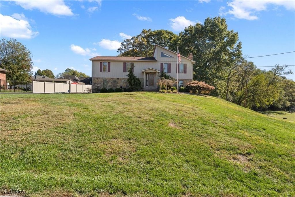 Photo of 106 Marshall Road, Marietta, OH 45750 (MLS # 5164955)