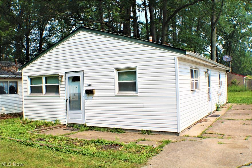 3 bedrooms, 1 bath Ranch home located in the heart of Eastern Heights.  Walking distance to East Park Recreation Center, local restaurants, and shopping. Nice home that is priced to sell.  Don't miss this opportunity!