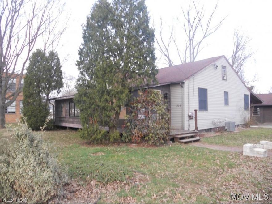 This is a must see with 1700+ sqft,  2 bedrooms, 3 Full baths and extra room that could be used as a 3rd bedroom on the main floor. This property features a 2 Stall detached and a 1 stall detached garage.  Elem: Belpre Elementary School  Elem/Bus: N  JrHigh: Belpre Middle School  JrHigh/Bus: N  High: Belpre High School  High/Bus: N  Fire: VOL  Police: CTY  ;SQFT=Fin L1:1763, Fin Bsmt:180, Fin Above:1763, Fin Total:1763, Unfin Bsmt:800, Unfin Above:800;GAR= 1 Car Det, 2 Car Att