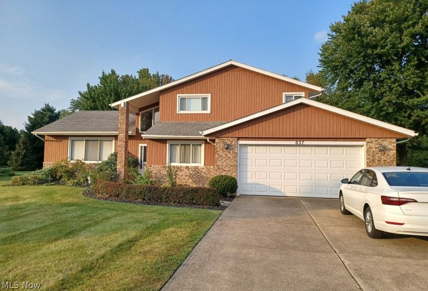 Wonderful opportunity to purchase this  4 bedroom, 2.5 bath home featuring a formal living room, family room with fire place, formal dining room and eat-in kitchen, 2 car garage and more. Truly a MUST SEE!