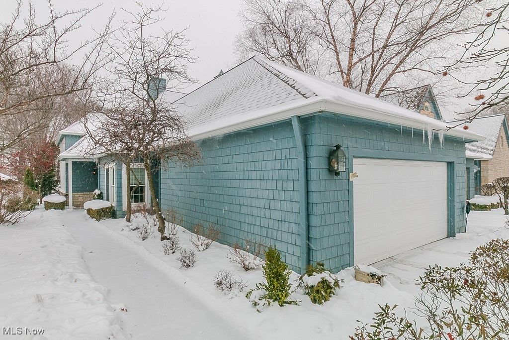 Photo of 26 Haskell Drive, Bratenahl, OH 44108 (MLS # 5183985)