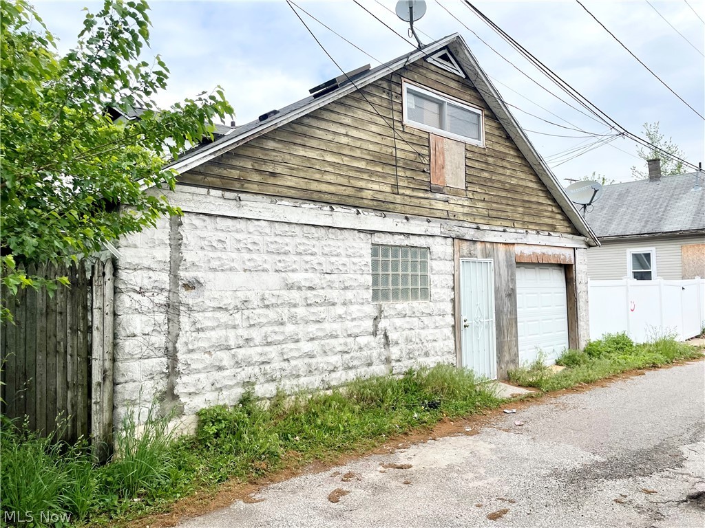 Hoyt - Residential Income