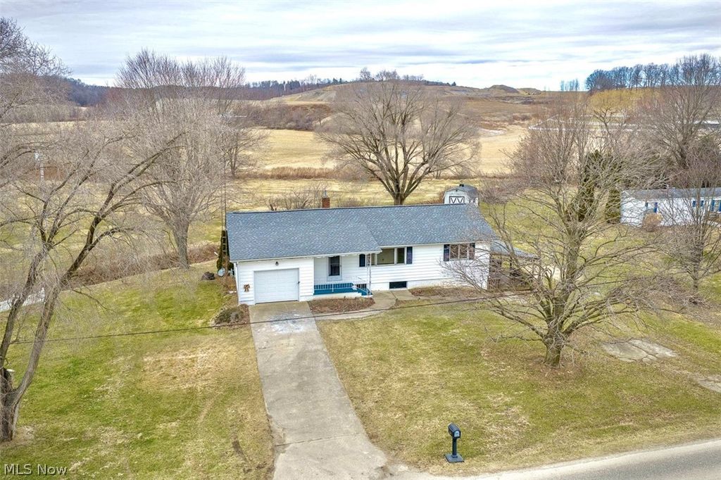 Photo of 3336 Broad Run Dairy Road NW, Dover, OH 44622 (MLS # 5192317)
