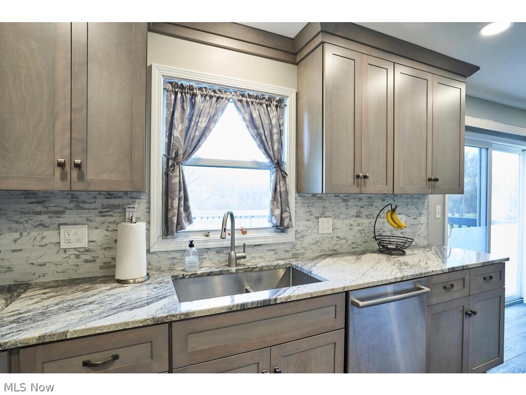 Dellwoods Es - Residential