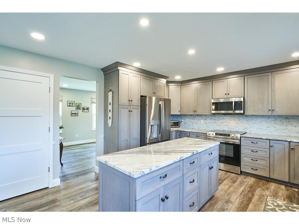 Dellwoods Es - Residential