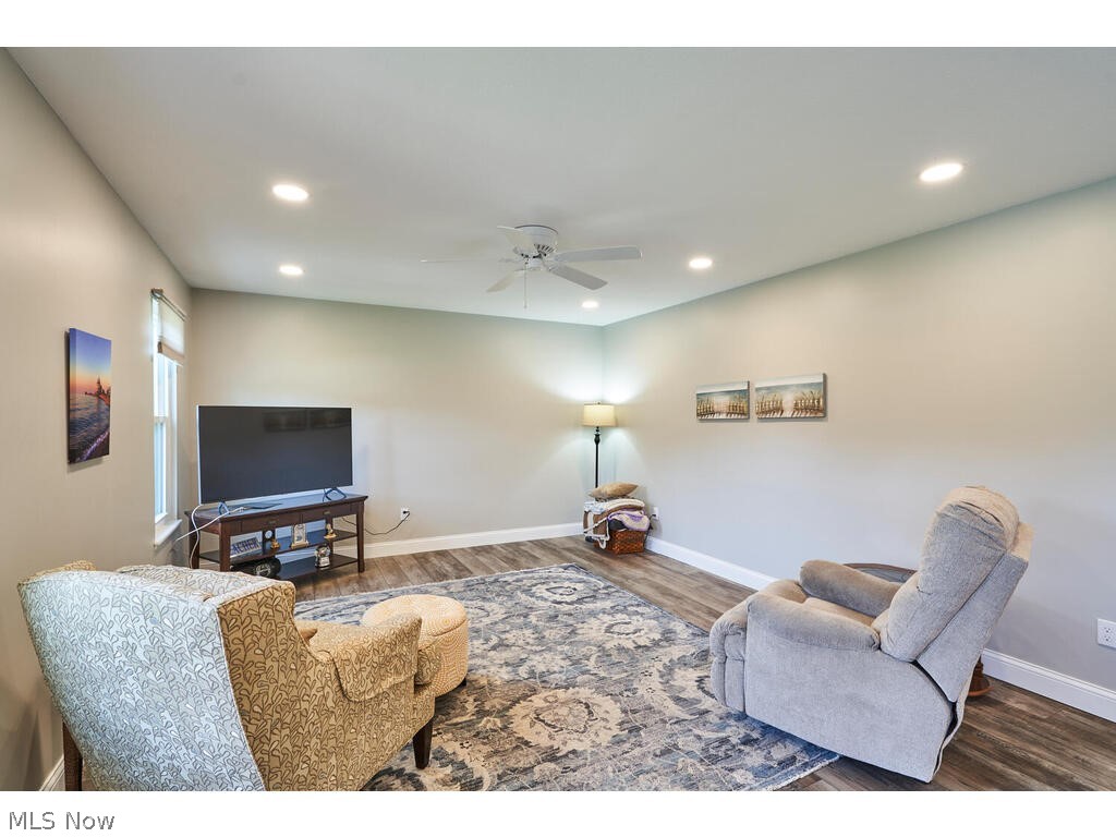 Dellwoods Es - Residential