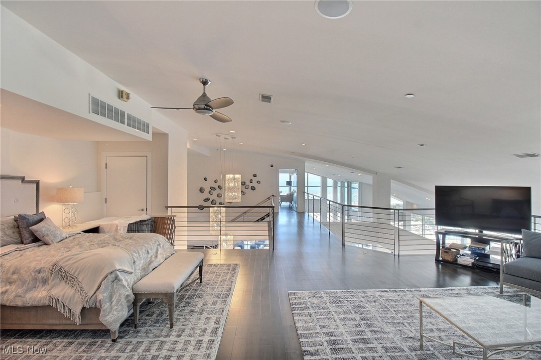 Pinnacle Condo - Residential