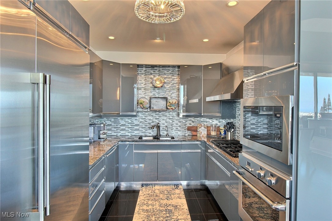 Pinnacle Condo - Residential