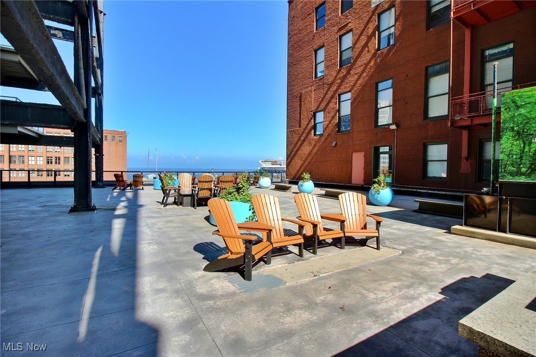 Pinnacle Condo - Residential