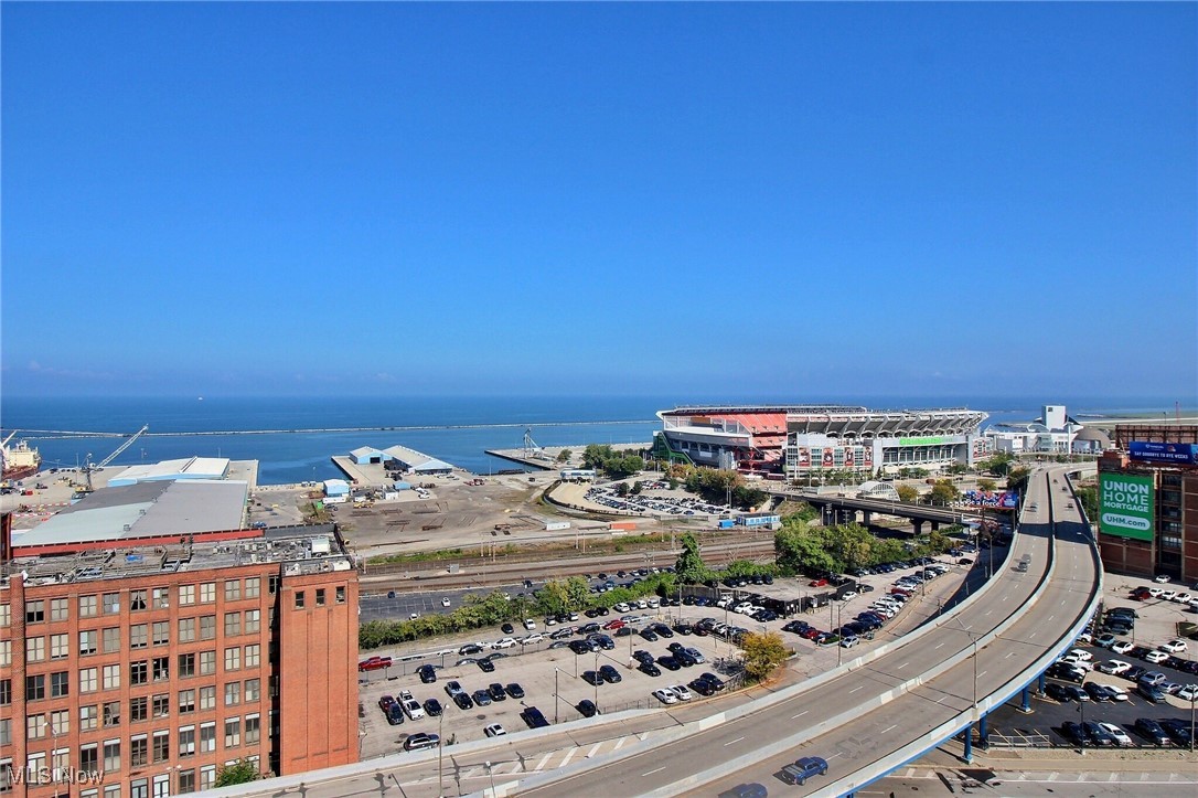 701 W Lakeside Avenue 1301