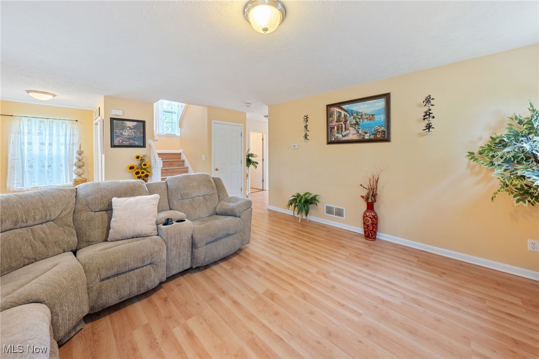 12901 Marston Avenue, Cleveland, Ohio image 6