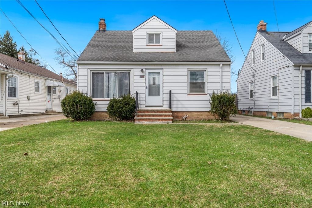 Photo of 1206 Lander Road, Mayfield Heights, OH 44124 (MLS # 5193696)