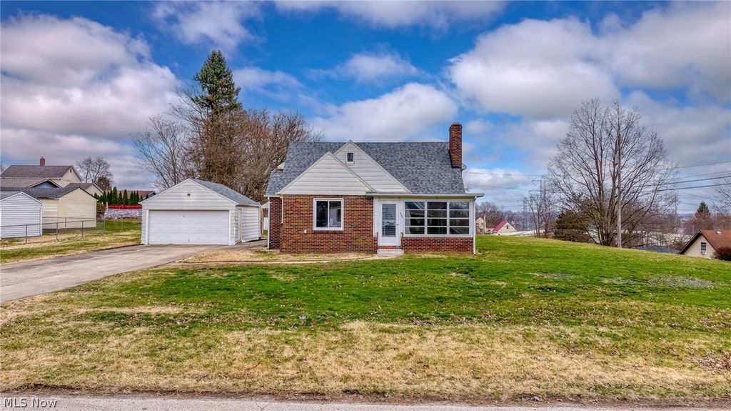 Photo of 333 17th Street NW, Barberton, OH 44203 (MLS # 5192873)