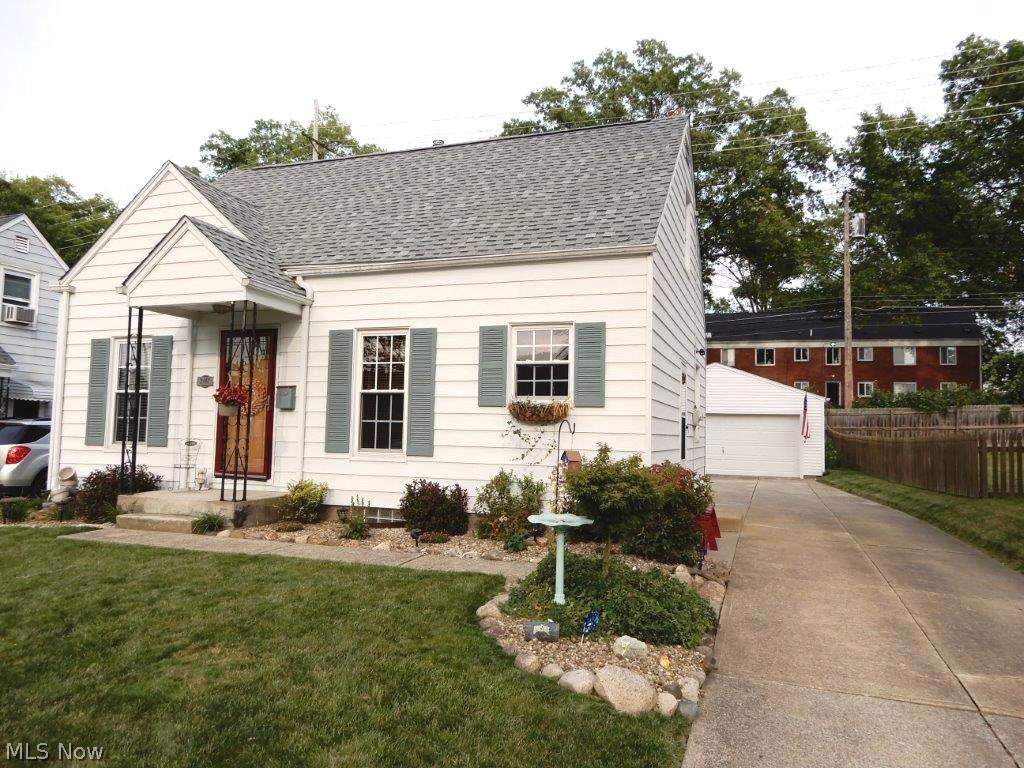 Location Location Location! Cute as a button cape in the heart of the Falls - plus the rare combination of a 2 car garage + 2 full baths!!! Main floor features a kitchen with updated counters/cabinets, ceramic flooring, and stainless refrigerator. Large living room w/hardwood flooring, plenty of natural light, and a convenient dining area. Both downstairs bedrooms have hardwood flooring, and the full bath is remodeled with modern decor. Upstairs you will find a spacious master bedroom, new wood/laminate flooring, and tons of storage space. The finished basement has a huge 21 x 12 recreation room plus an additional space perfect or an office or play area, the full bathroom is updated with a stand up shower. Updates include roof (complete tear off w/30 year shingles) 2014, new furnace 2015, new flooring master bedroom, new carpeting and flooring in basement 2015, vinyl windows throughout, fenced in back yard. Walk to Valley Vista Park or be to Portage Crossing in minutes! There is no