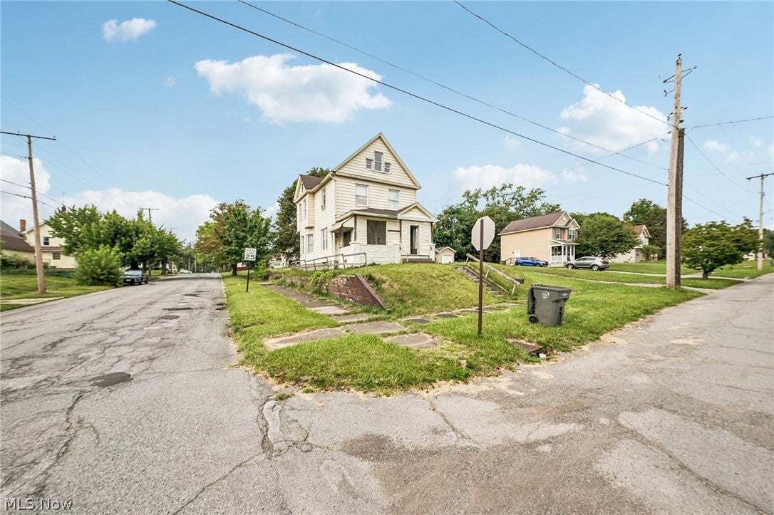 640 Broadway Avenue