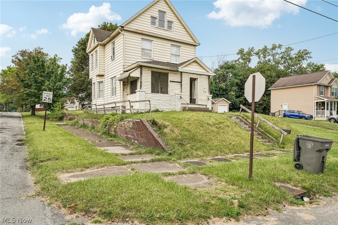 640 Broadway Avenue