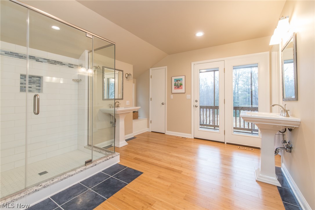 Moreland Hills - Residential