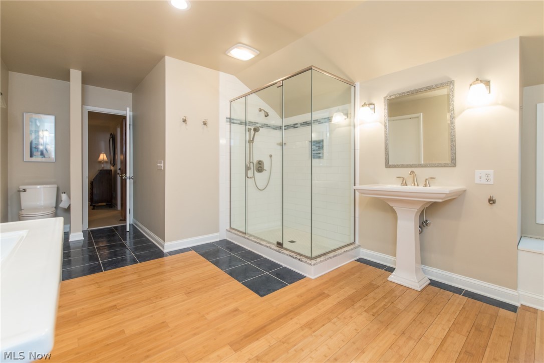 Moreland Hills - Residential