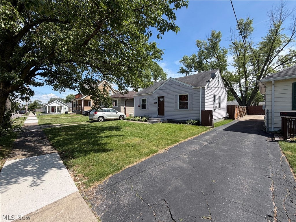 Photo of 12817 Lena Avenue, Cleveland, OH 44135 (MLS # 5218901)