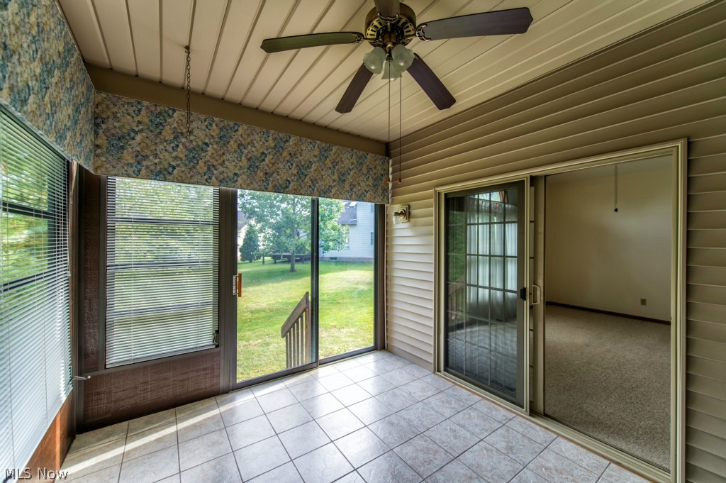 Villas At London Square Condo - Residential